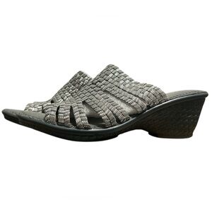 Bernie Mev Kent Silver Gray Woven Elastic Wedge Slide Sandals Sz 40